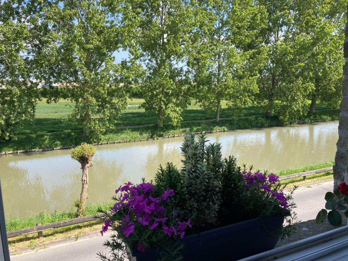 Les Berges Hotel Bourbourg Eksteriør billede